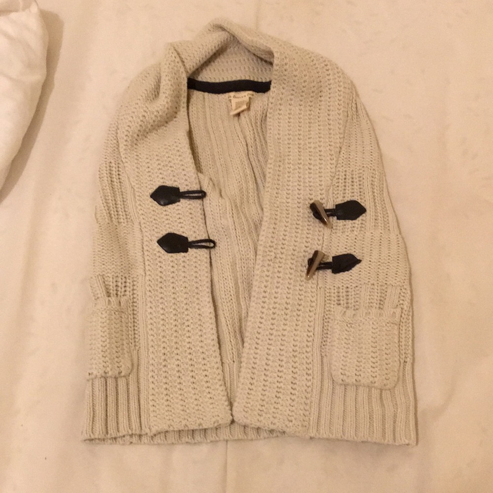 Knitted sleeveless cardigan